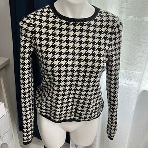 Express Black and White Houndstooth Long Sleeve Top